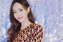 爱豆吃瓜娱乐酱吴谨言,从爱豆到吃瓜娱乐酱，她如何成为娱乐圈的焦点人物？